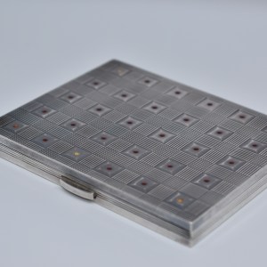 Ancien étui à Cigarettes en argent.