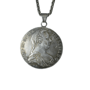 1 thaler Marie Thérèse monté en pendentif avec chaîne en argent